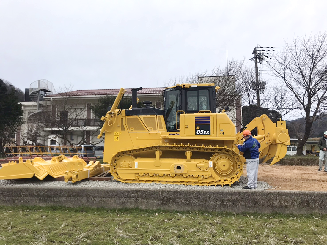 img_about_bulldozer.png